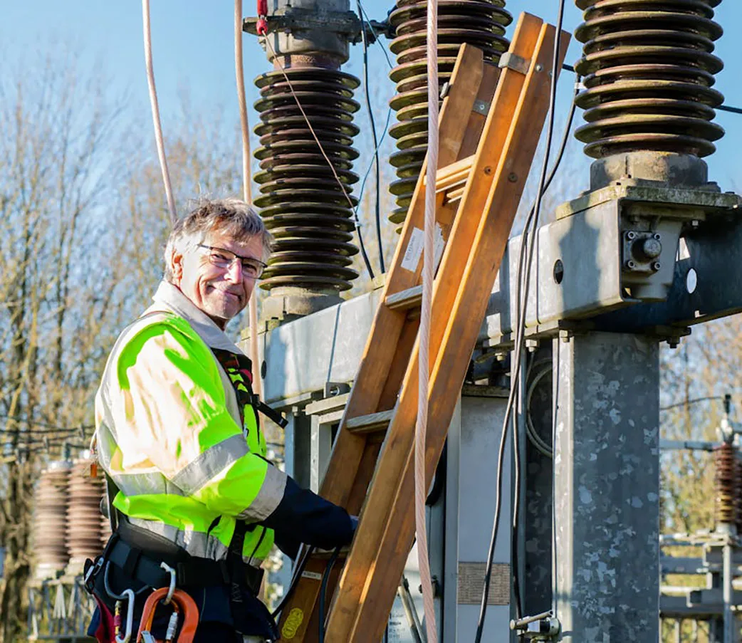 Curso AELEC de riesgo eléctrico C1+C2 en alta tensión