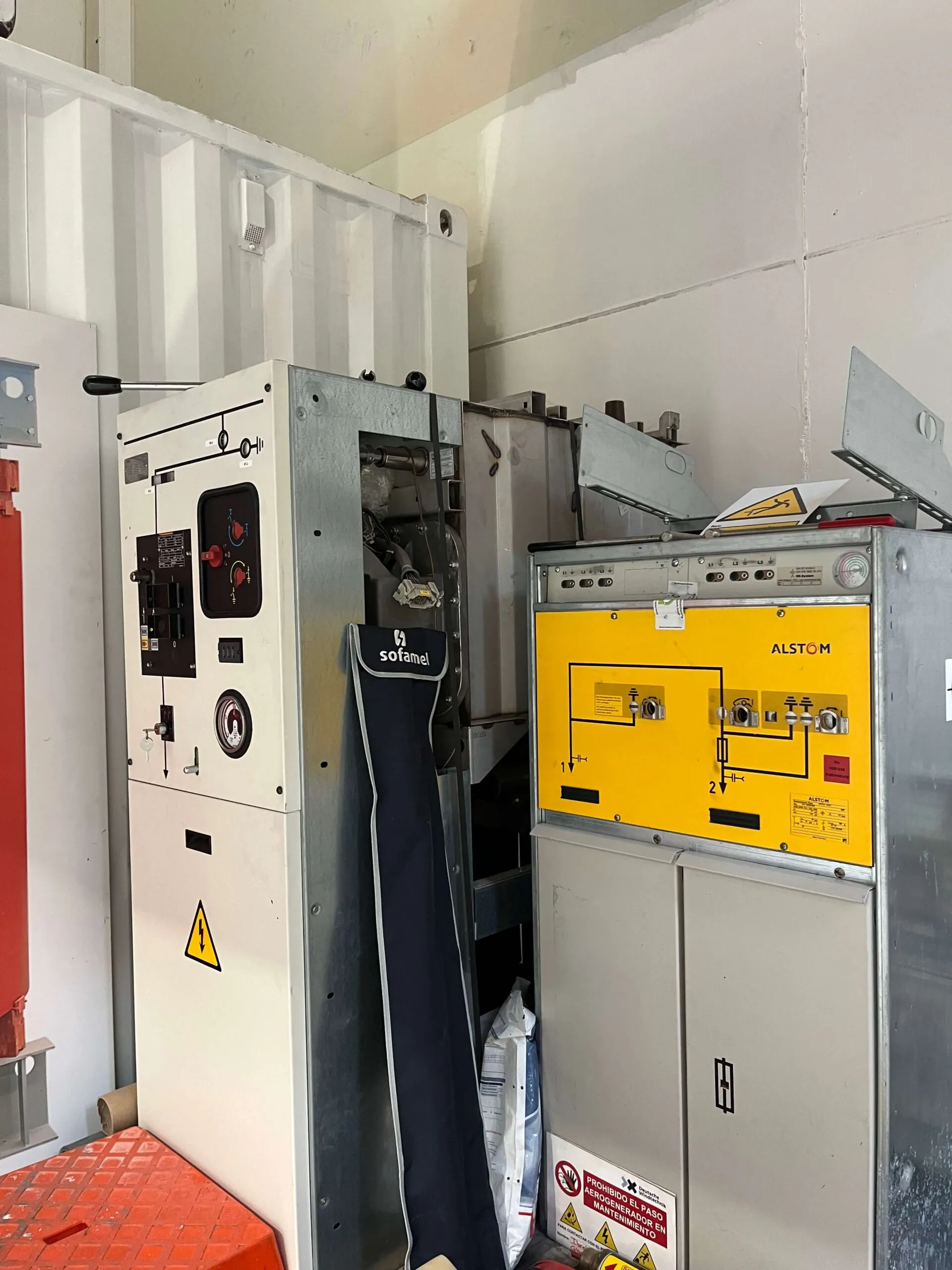 Celda de media tensión para prácticas del curso de riesgo eléctrico AELEC C1+C2 en Madrid