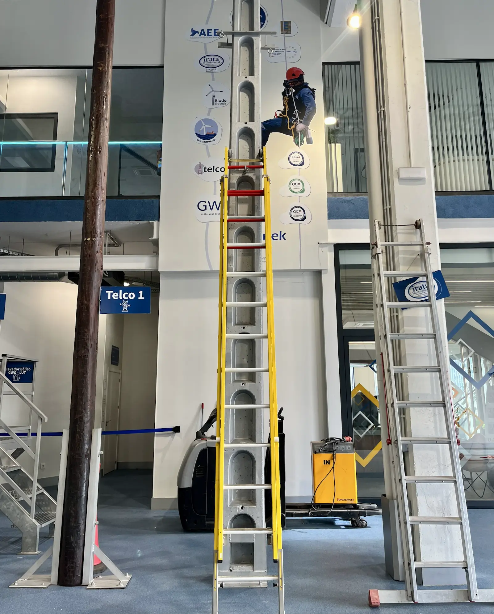 Escaleras de prácticas en la zona TELCO de Trainek